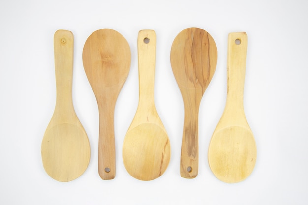 Free photo top view wooden spoons arrangement