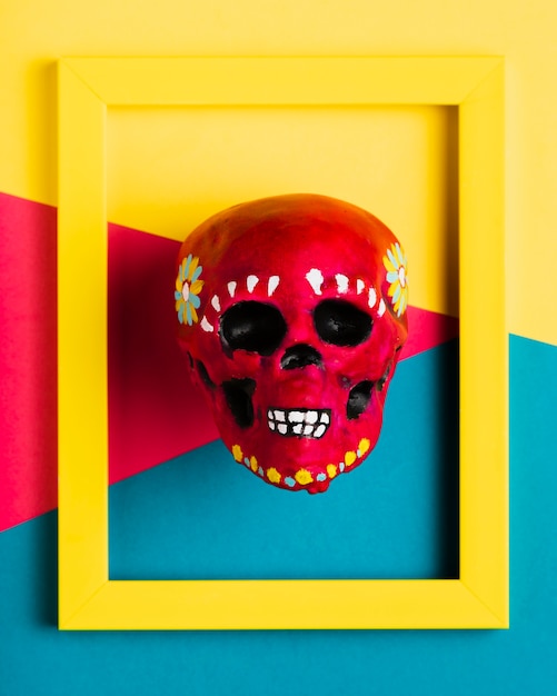 Top view yellow frame with red skull