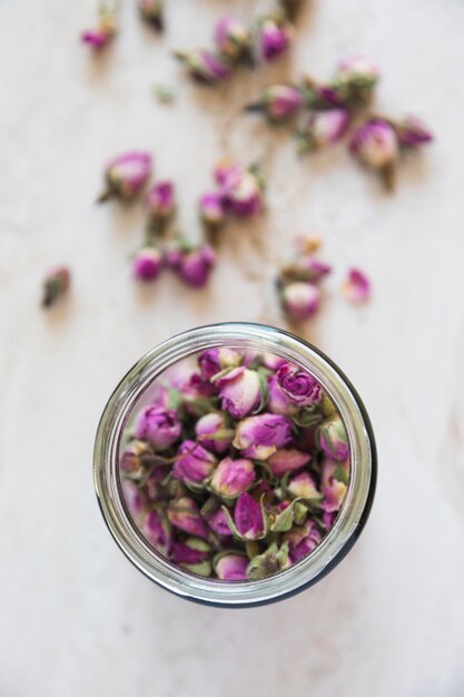 花いっぱいのお茶のトップビューカップ