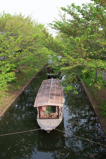 Free photo touring shikara boat on a canal