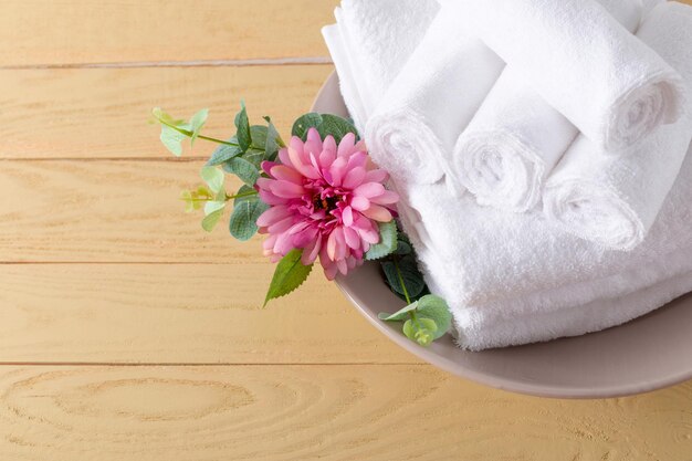 Towels roll with flower