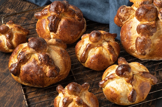 Traditional bread of dead composition