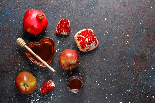 Foto gratuita cibo tradizionale del capodanno ebraico - rosh hashana.