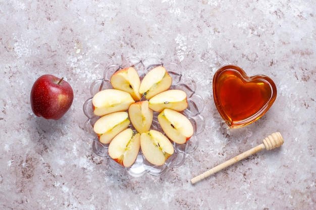 Foto gratuita cibo tradizionale del capodanno ebraico - rosh hashana.