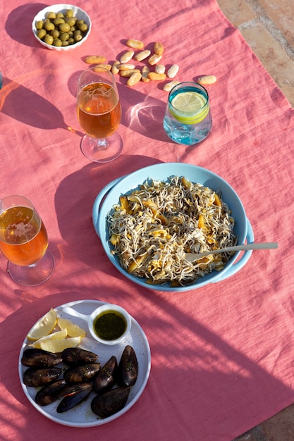 Traditional gulas dish arrangement