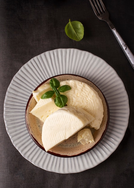 Free photo traditional paneer cheese arrangement