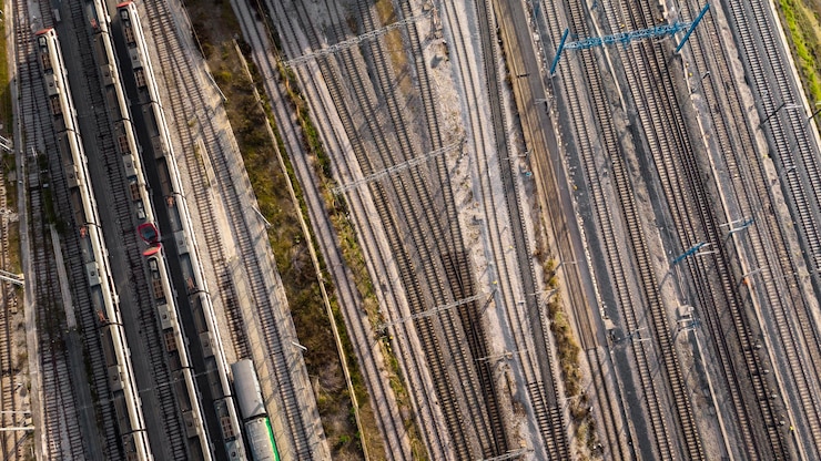 無料Photo ビューの上の列車と鉄道