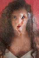 Бесплатное фото Полупрозрачный и размытый портрет женщины