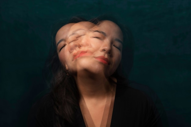 Free photo translucent and blurred portrait of woman