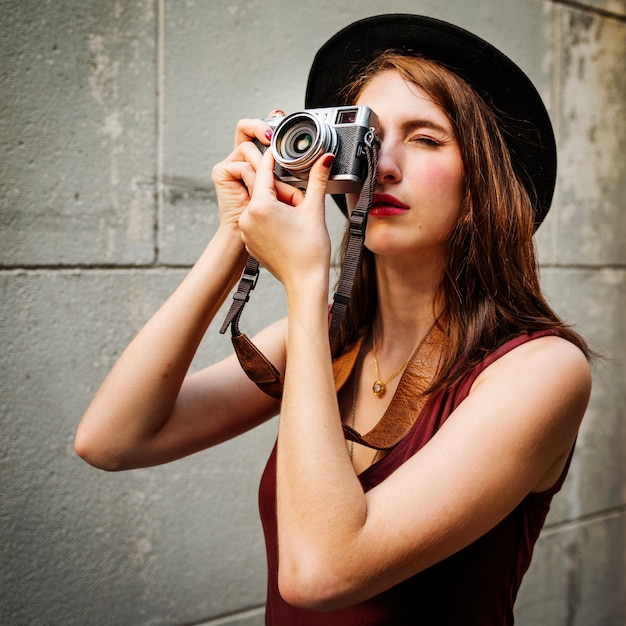 Ragazza del turista di viaggio di fotografia del fotografo lady concept