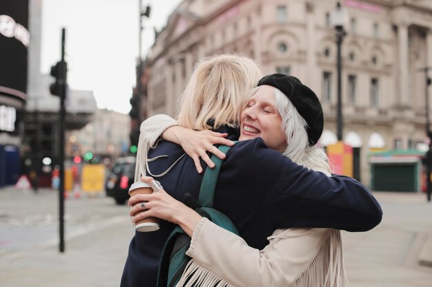 Travellers of london city with atumn vibes