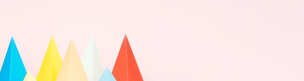 Free photo triangle geometric paper shape pack with copy-space