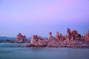 Free photo tufa tower in mono lake after sunset