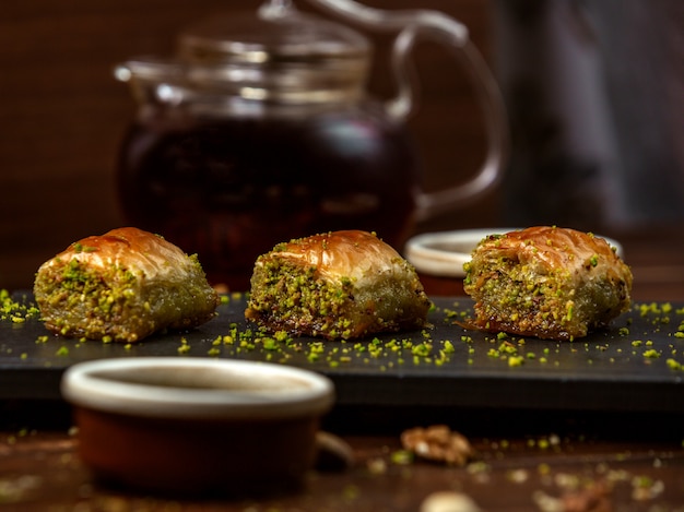 Free photo turkish pakhlava on the table