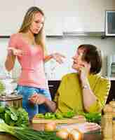 Free photo two women sharing bad news