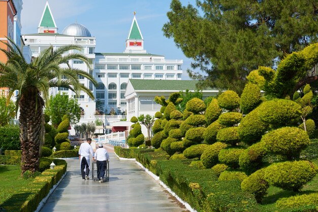 Типа роскошная летняя вилла-отель Amara Dolce Vita Luxury Hotel. Прекрасная архитектура. Текирова-Кемер. Турция