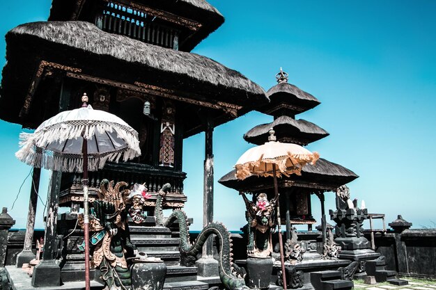 인도네시아 발리 섬의 전형적인 고대 건축물