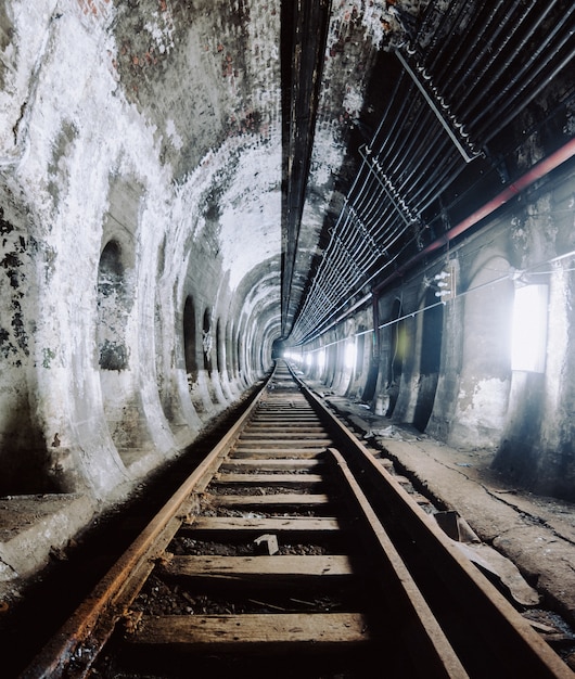 Free photo underground tunnel and the railway in new york city, united states