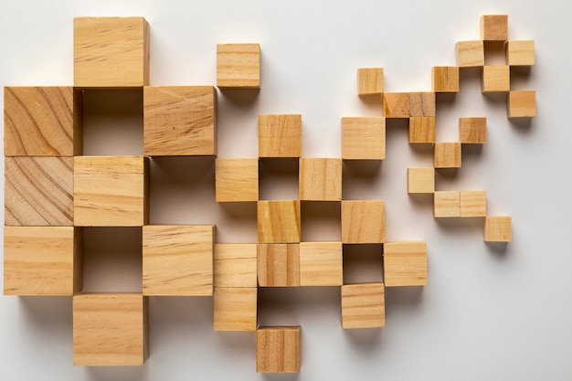 Free photo united states map made from wooden cubes