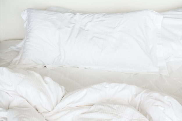 무료 사진 미완성 침대