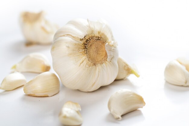 Unpeeled garlic