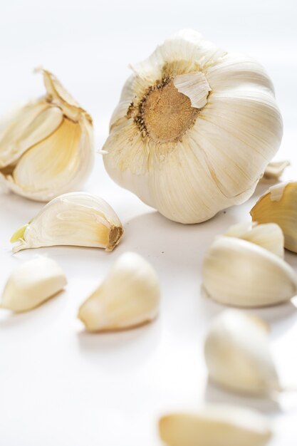 Unpeeled garlic