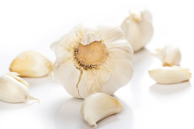 Unpeeled garlic