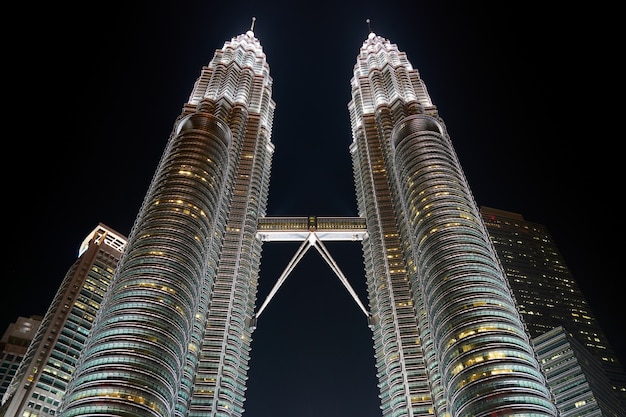 Бесплатное фото Городской высокая klcc malaysia небо