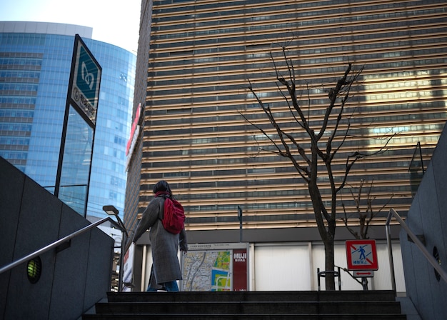 Foto gratuita paesaggio urbano della città di tokyo durante il giorno