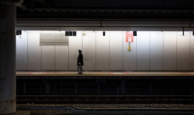 Городской пейзаж станции метро токио