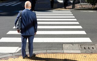 Paesaggio urbano della città di tokyo con passaggio pedonale