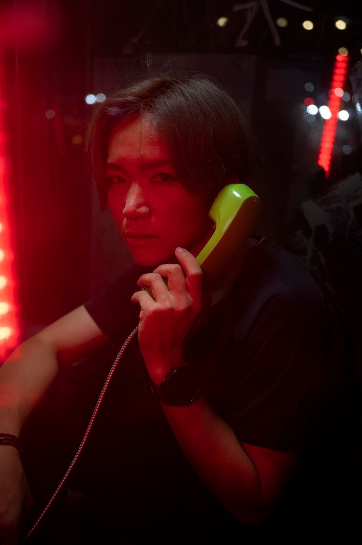 無料Photo 映画の美学の都会の神秘的な光