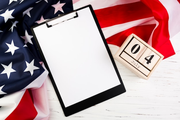 Free photo usa independence day concept with clipboard