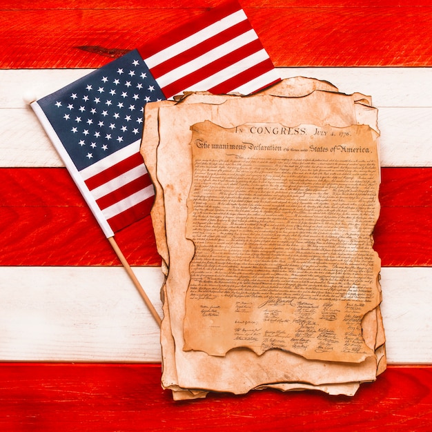 Free photo usa independence day concept with declaration