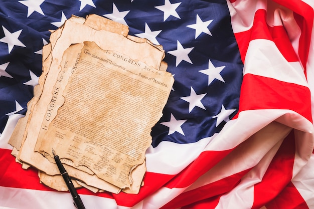 Free photo usa independence day concept with old declaration