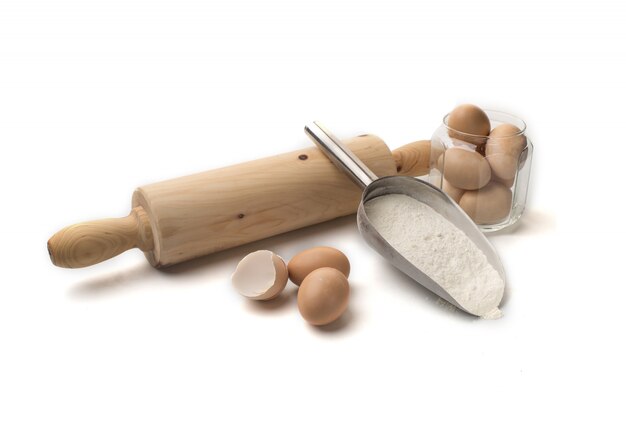 Utensils to cook a pizza dough