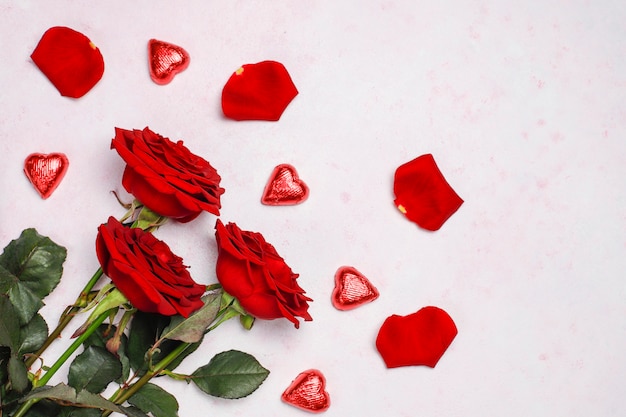 Foto gratuita giorno di san valentino, carta di san valentino con rose