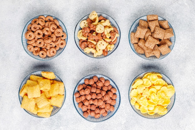 Vari cereali per la colazione