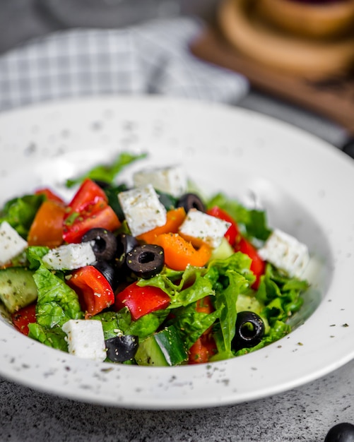 Vegetable salad with white cheese