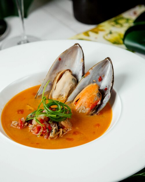 Vegetable soup with oysters
