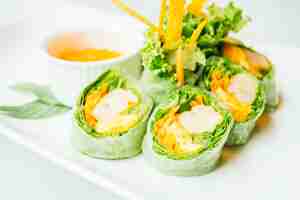 Free photo vegetable spring roll