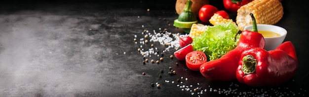 Овощи с солью и початка