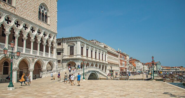 Венеция, италия 2 июля 2020 года: мост соспири в венеции