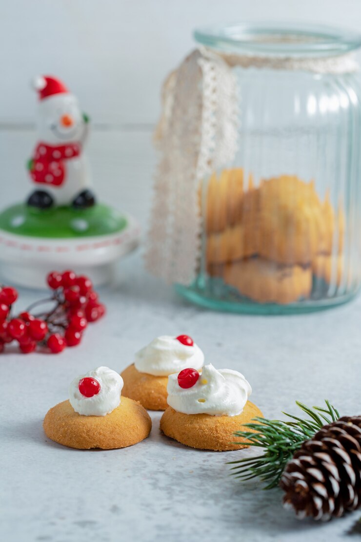 Free Photo vertical photo of creamy cookies on grey surface. 