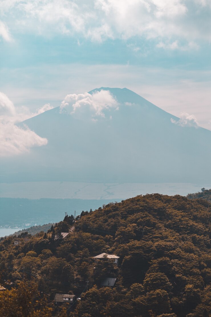 無料Photo 美しい山岳風景の垂直ショット