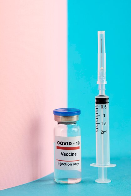 Vial and syringe arrangement