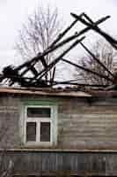 Free photo view of abandoned and decaying house in nature