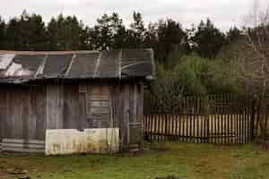 Free photo view of abandoned and decaying house in nature