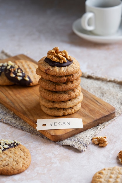 Foto gratuita vista dei biscotti al forno fatti da panetteria vegana
