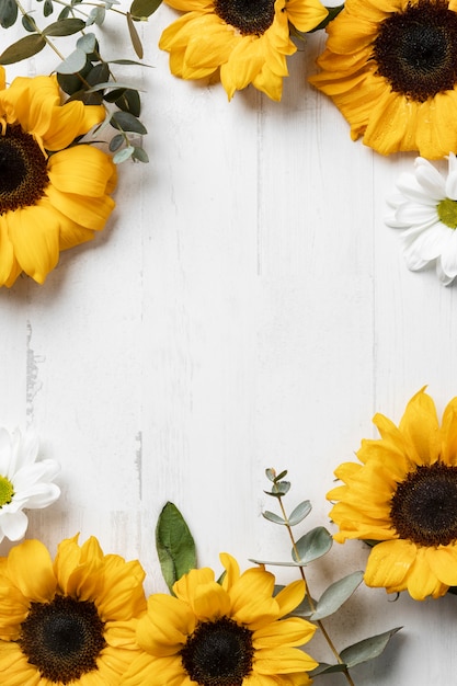 Free photo above view beautiful sunflower frame